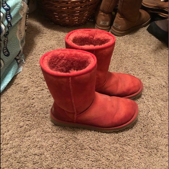 UGG Classic II Genuine Shearling Lined Short Boot - Picture 4 of 5